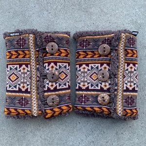 🌵3 for $20 Muk Luks Knit Aztec Leg Warmers
